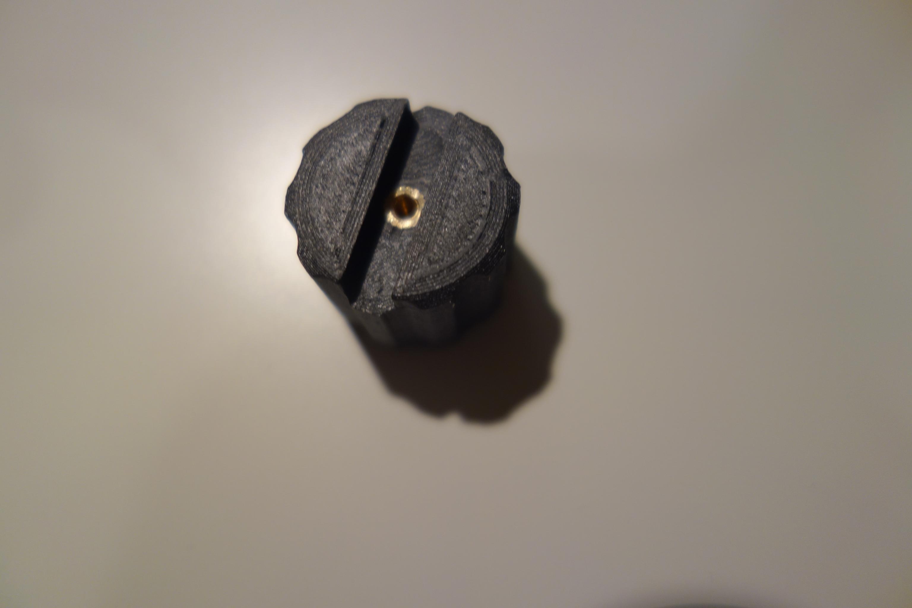 Threaded insert